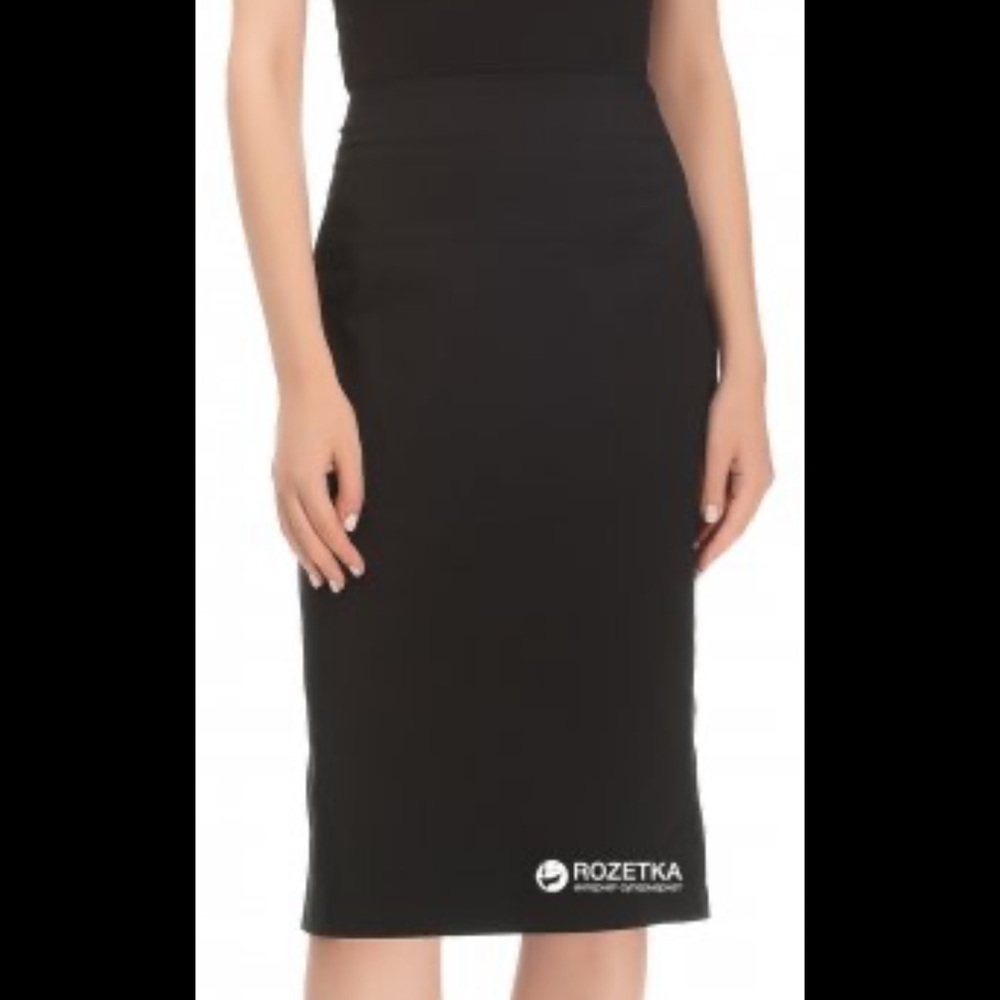 *NWT* Zara Pencil Skirt with Back Slit (Black)